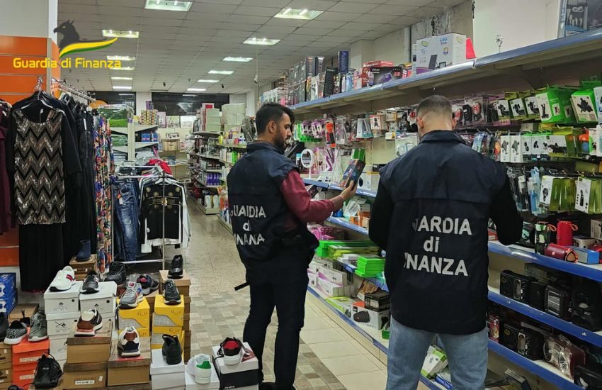 Caltagirone, sequestrati in un negozio cinese circa 2 mila prodotti privi di marcatura CE
