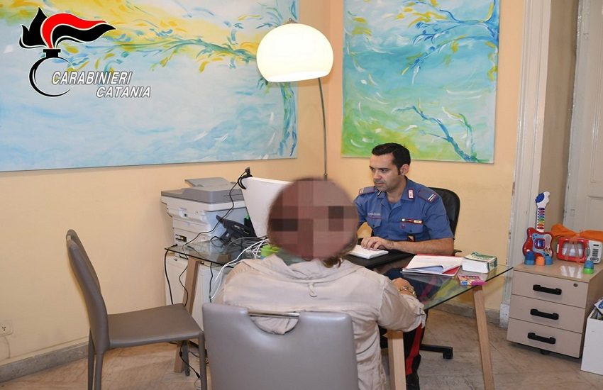 La figlia 14enne racconta alle insegnanti le violenze che lei e la madre subivano dal padre: in carcere 38enne catanese