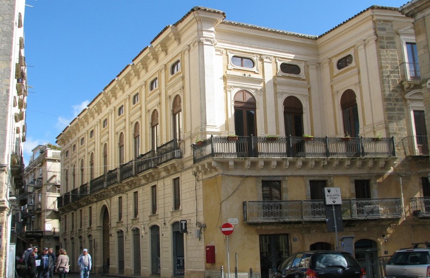 Caltagirone capitale città custodi dell’Unesco: ecco il programma degli eventi a Palazzo Libertini