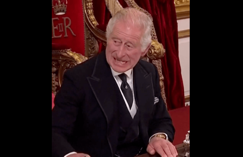 Re Carlo III e i suoi scatti d’ira: “Ha distrutto un lavandino”