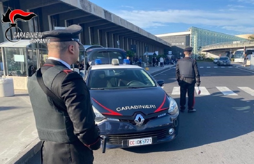 Carabinieri aeroporto Fontanarossa contro abusivismo nel settore dell’autonoleggio: 9 autisti denunciati