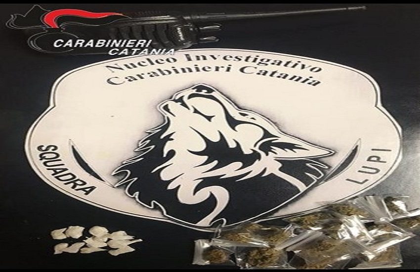 Cede droga ai clienti in via Capo Passero, ma i Carabinieri lo intercettano: ai domiciliari 51enne