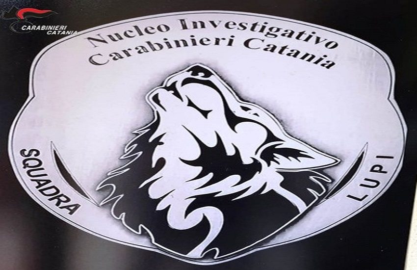 Tenta di fuggire dal controllo dei Carabinieri e si nasconde la marijuana dentro i vestiti: arrestato 21enne a San Cristoforo