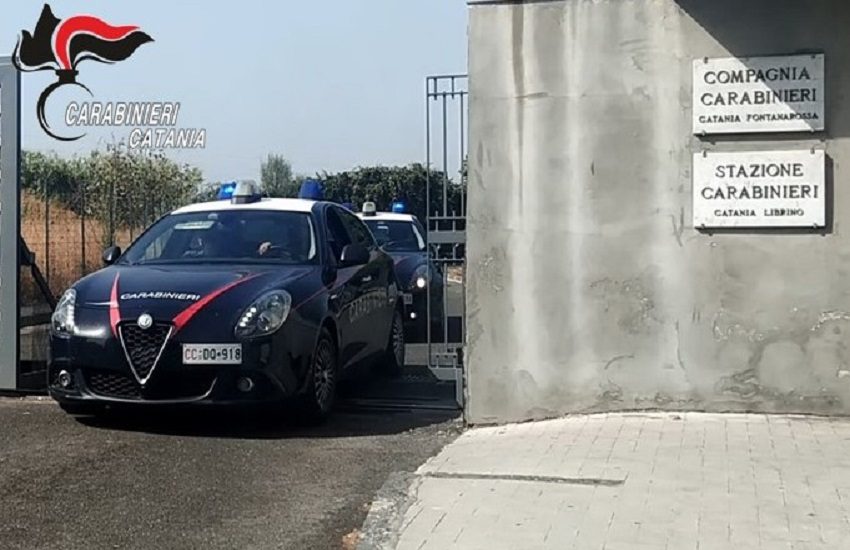 Evade più volte dai domiciliari fino quando i Carabinieri non lo trovano mentre rientra a casa: in carcere 35enne catanese