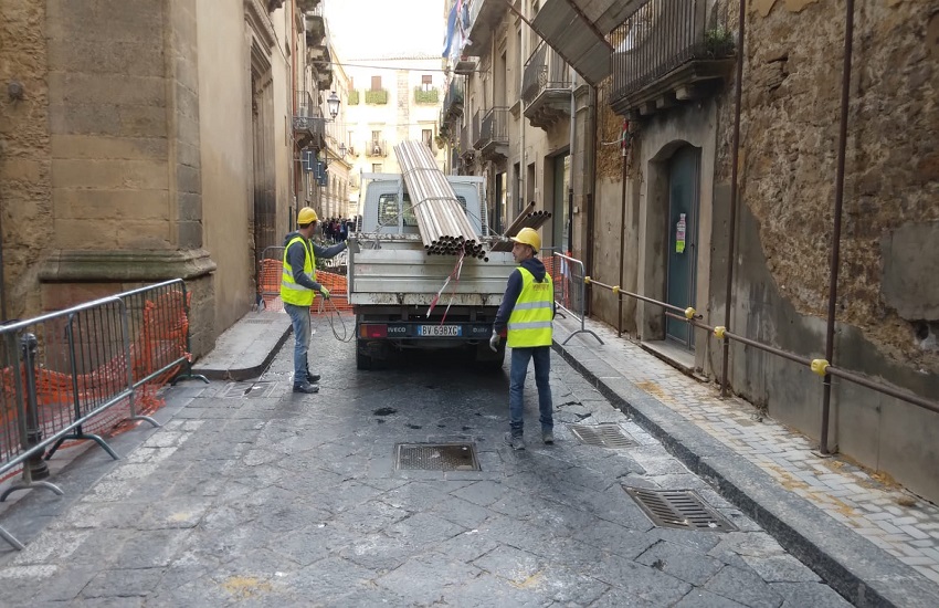 [FOTO] Caltagirone, al via i lavori di messa in sicurezza di Palazzo Gravina Spadaro dopo il maltempo