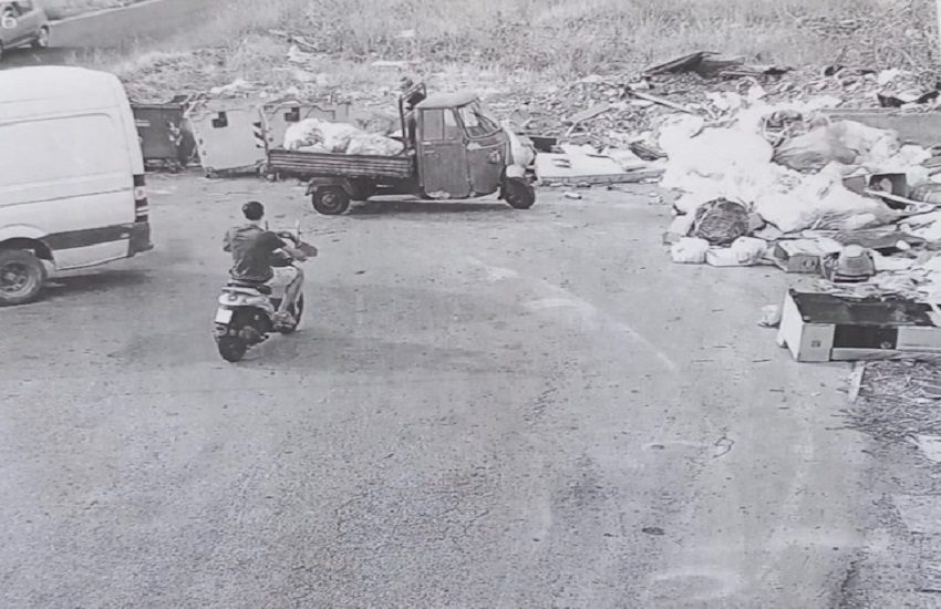 [FOTO] Raccolta rifiuti porta a porta tra via Garibaldi, viale Mario Rapisardi e via Palermo: Polizia Municipale intensifica controlli