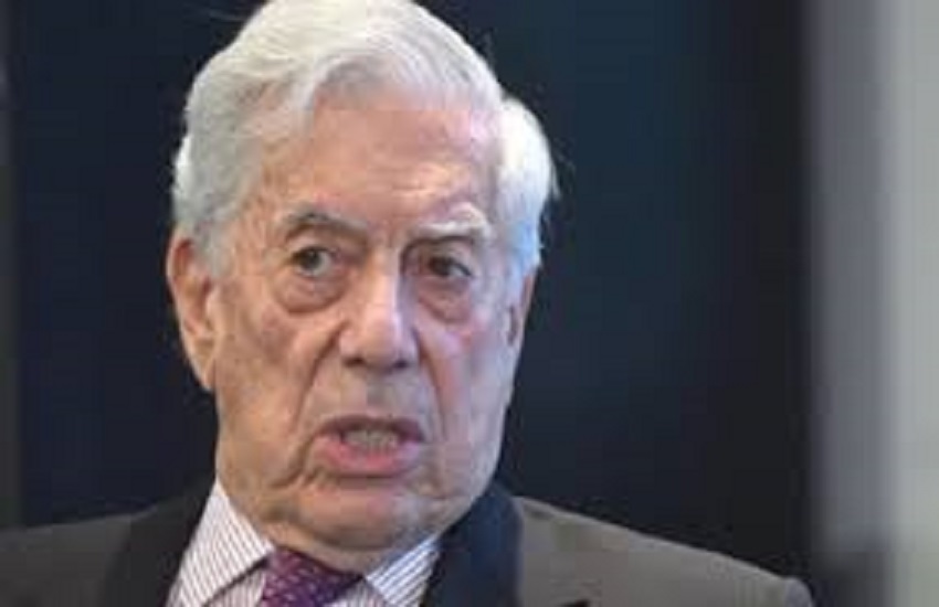 Lo scrittore Mario Vargas Llosa martedì 22 novembre riceverà l’Elefantino d’Argento