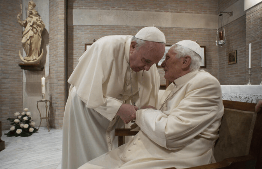 Papa Francesco: “Pregate per Benedetto XVI, è molto ammalato”