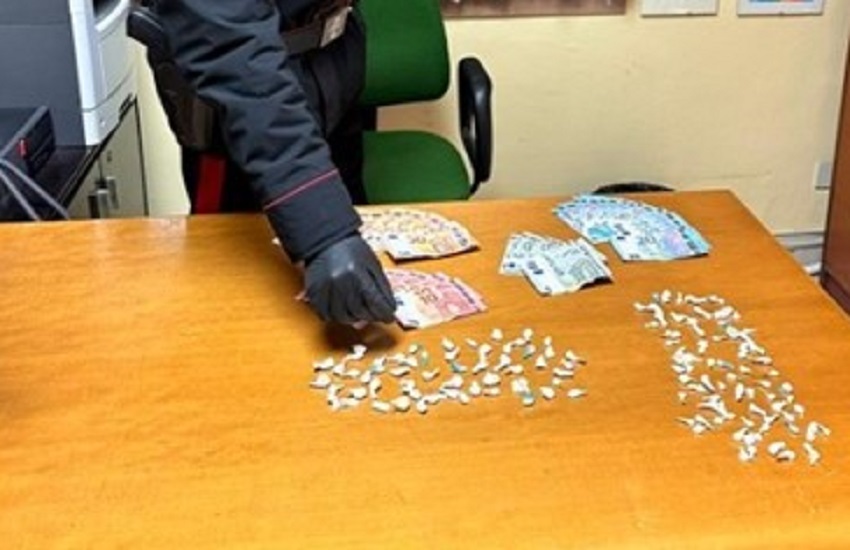 Cede 20 grammi di cocaina in via Capo Passero: Carabinieri mettono 19enne ai domiciliari