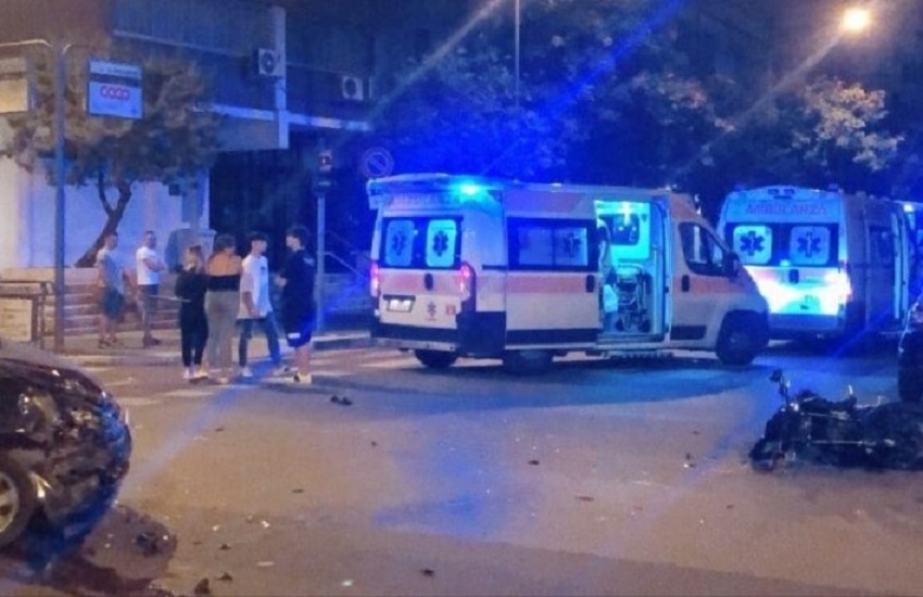 Acireale, scontro auto-scooter in corso Italia: morto 16enne sul colpo