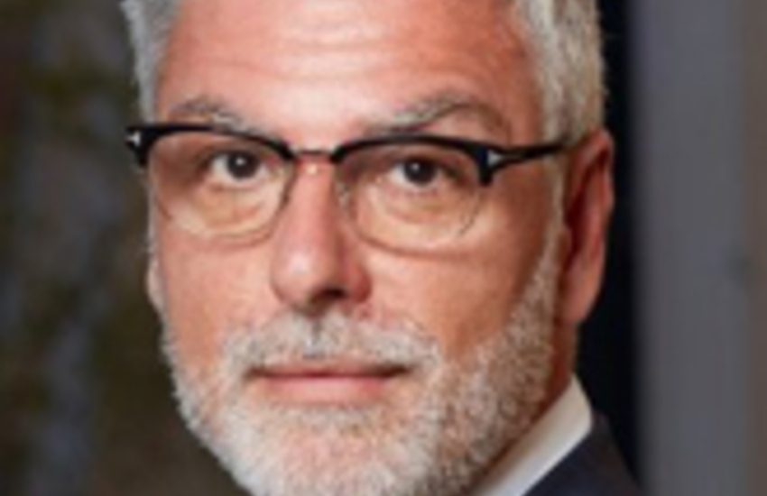 Il governo Meloni cancella il bonus da 500 euro per i 18enni. Infuriano le polemiche