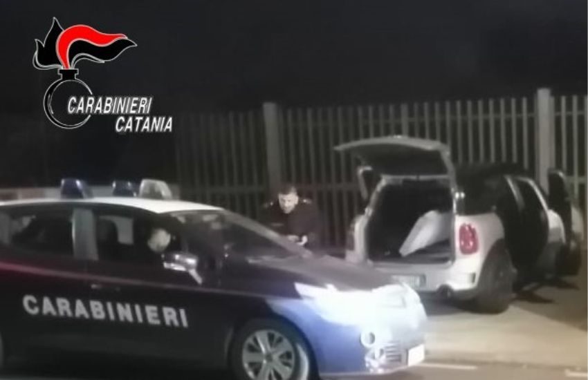 Sant’Agata Li Battiati, irrompono in un cantiere per “far spesa”: un arresto