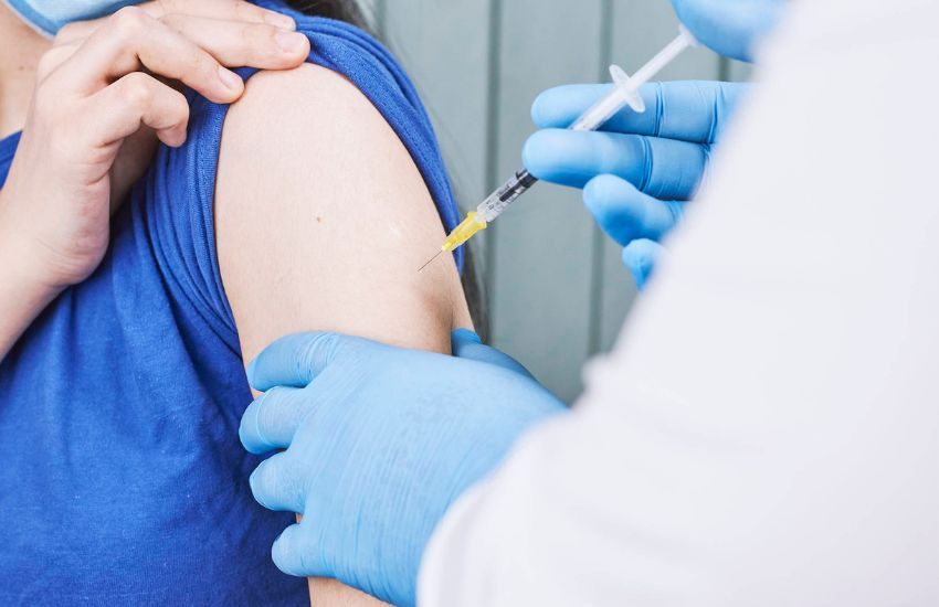 Infermiere arrestato per violenza sessuale: palpeggiava le pazienti sedate dai farmaci