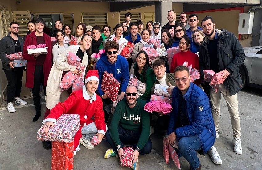 WeLove Unict dona oltre 200 giocattoli all’Istituto Mary Poppins di Librino