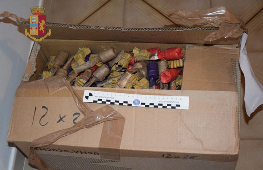 Botti illegali pronti ad essere messi sul mercato, sequestrata una tonnellata. Denunciato 51enne