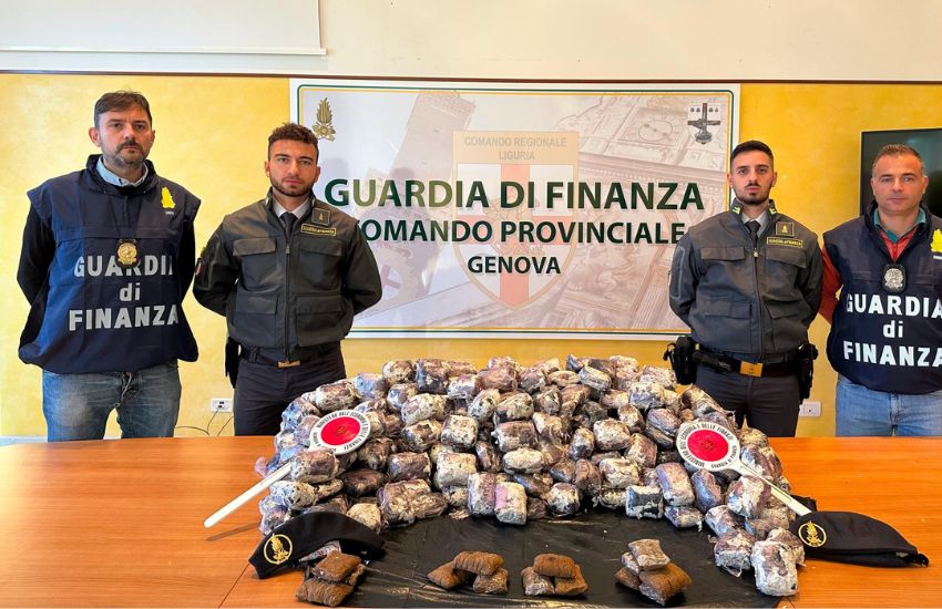 Porto di Genova, sequestrati 73 kg di hashish [VIDEO]