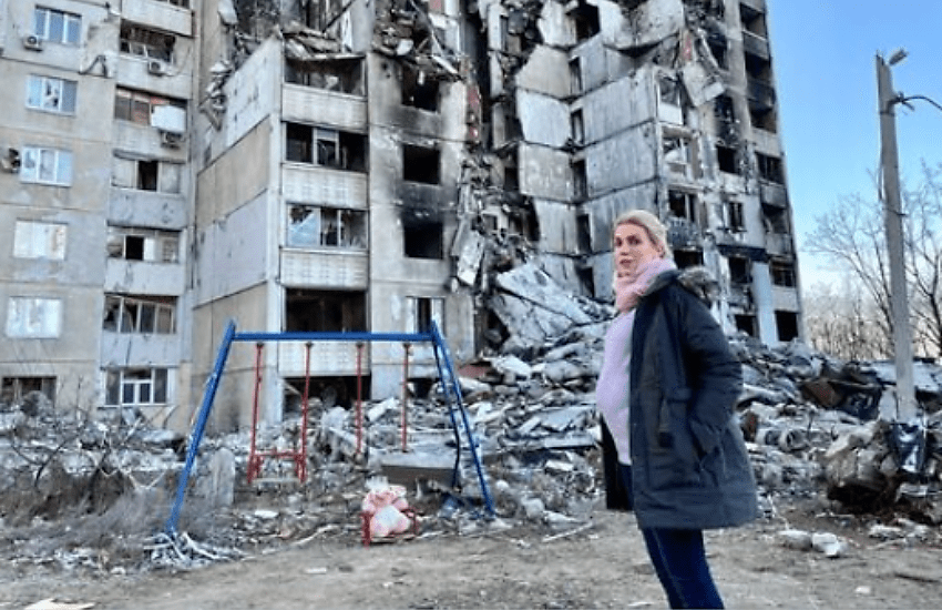Ucraina, reporter della Cnn incinta torna sul fronte: “Di certo non sto peggio delle donne colpite dalla guerra”