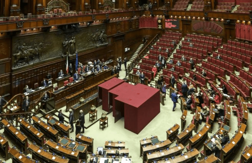 Dalla Jaguar di Conte alla vecchia Fiat di Tabacci: le dichiarazioni dei redditi dei deputati