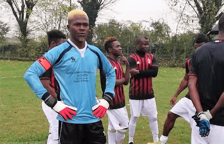 Issaka Coulibay: il portiere della squadra dei rifugiati è morto di freddo