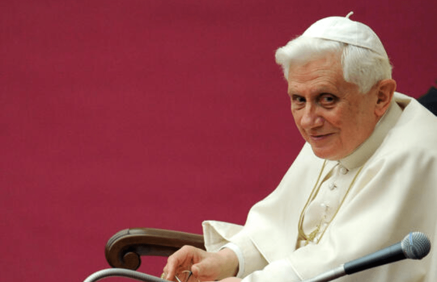 La verità di Papa Ratzinger: “Club di gay nei seminari. Contro di me vociare assassino”