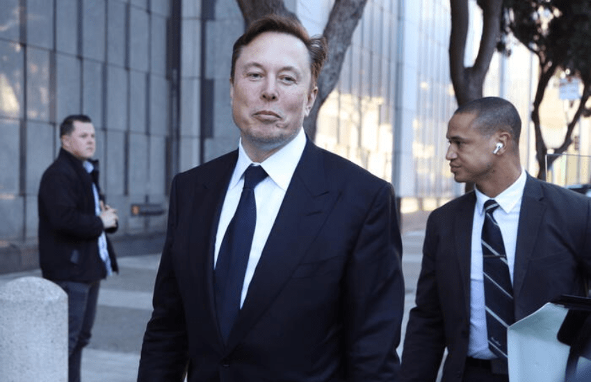 Elon Musk cambia nome
