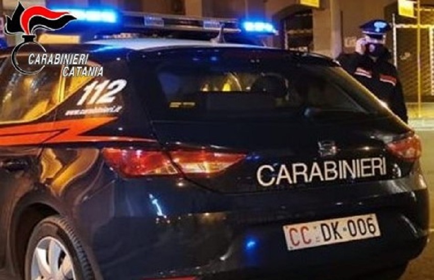 Catania, 19enne evade dai domiciliari per rubare uno scooter, inseguito e arrestato