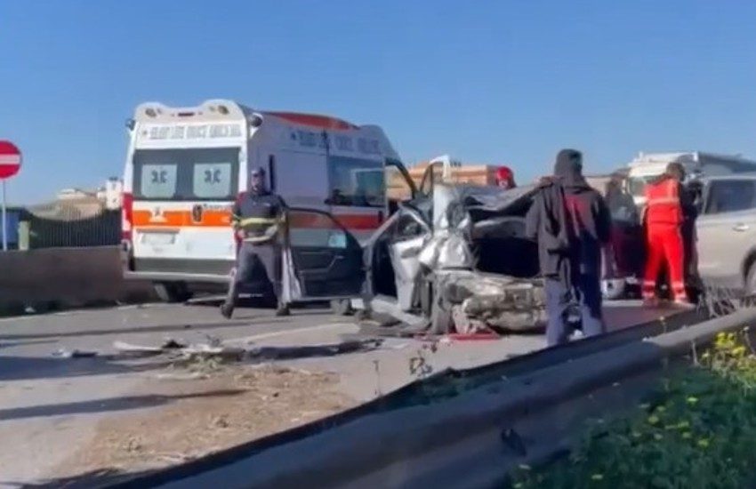 Scontro sulla Caltanissetta-Gela, morta anche la ragazza: salgono a 3 le vittime