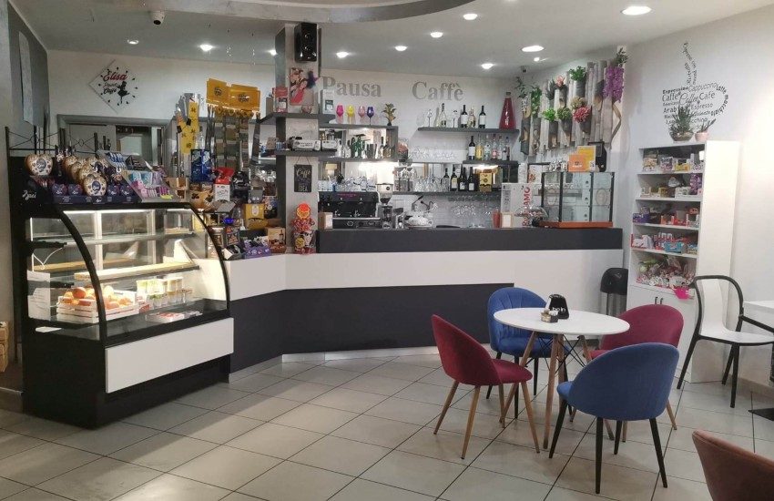 Se ne vanno senza pagare. L’amarezza della titolare del locale: “So chi sono, colleghi fate attenzione”