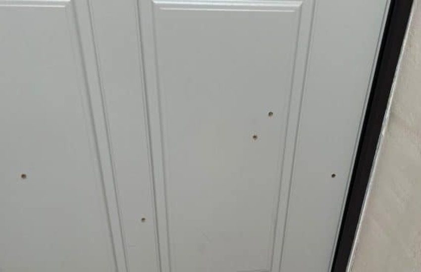 Misterioso agguato nel Salento, nove colpi di pistola contro un’abitazione