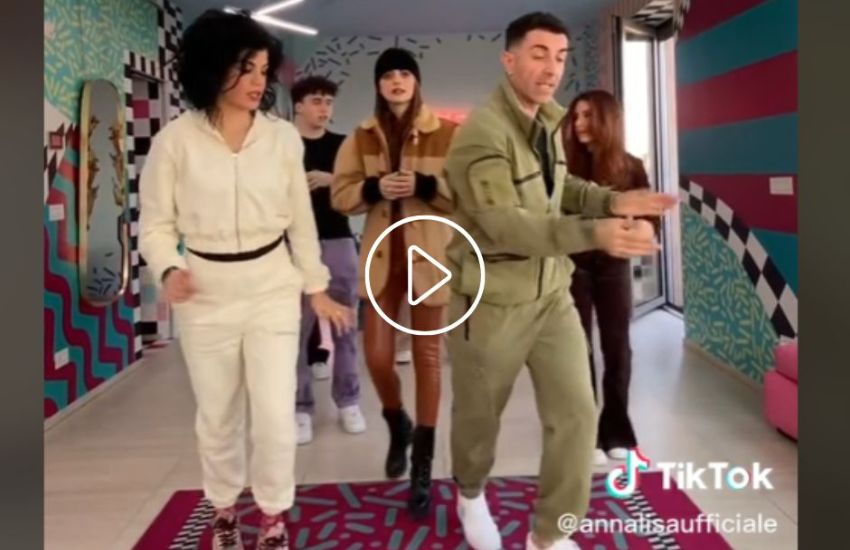 Annalisa e Joey Di Stefano ballano insieme “Bellissima”, il nuovo trend virale su TikTok