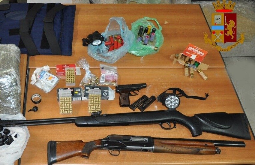 Adrano, sgominata centrale di spaccio, arrestati in 5 vicino ai Santangelo-Taccuni