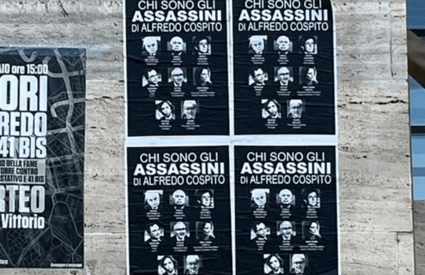 Roma, la Sapienza occupata e tappezzata da manifesti contro gli “assassini di Alfredo Cospito” (VIDEO)