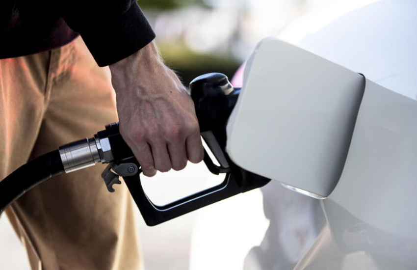 Follia sull’A14, fa il pieno all’autogrill senza pagare e insulta anche il benzinaio: “Ladro!”