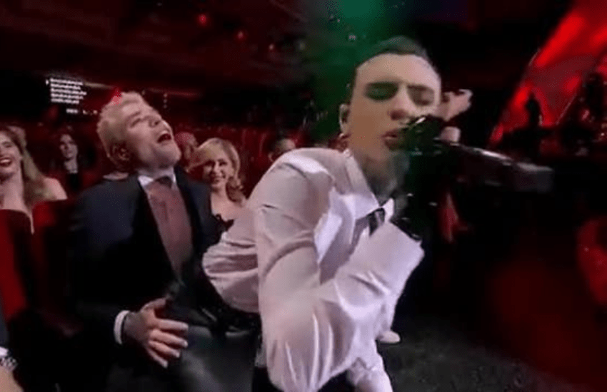 Rosa Chemical a Che Tempo Che Fa: “Io e Fedez dopo Sanremo e quel bacio ci siamo sentiti”