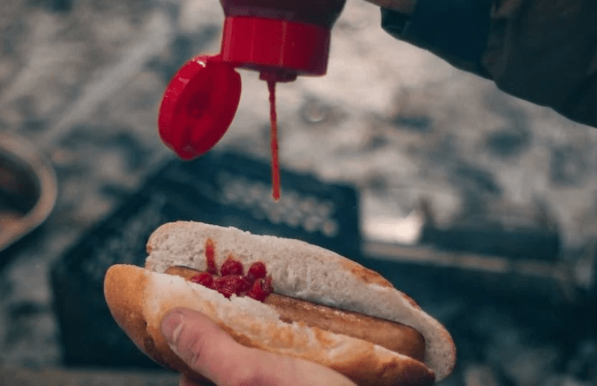Venezia: chiede del ketchup per il panino e viene aggredito a colpi di tagliere