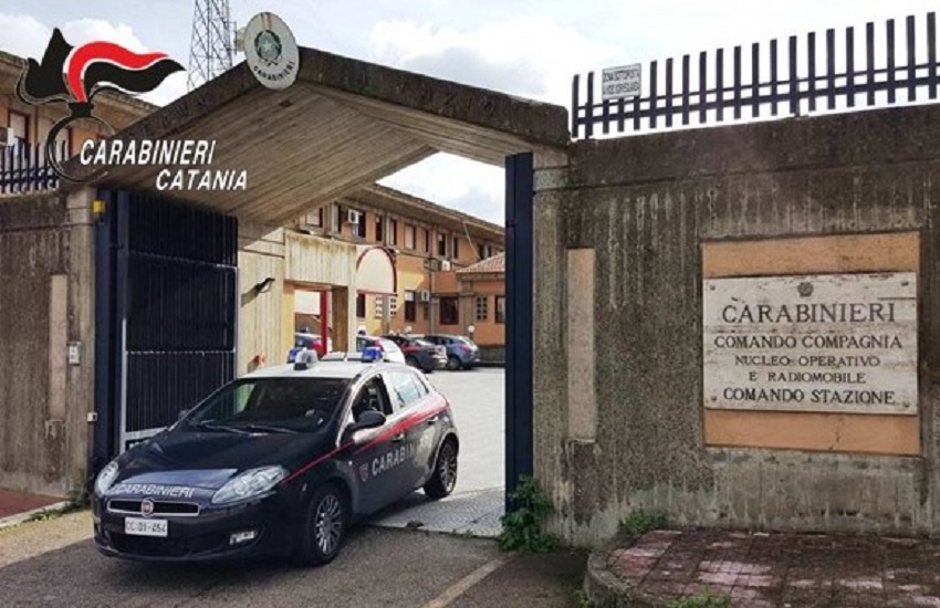 Minaccia i genitori e li aggredisce sotto l’effetto di alcool e droga: Carabinieri Gravina arrestano 50enne