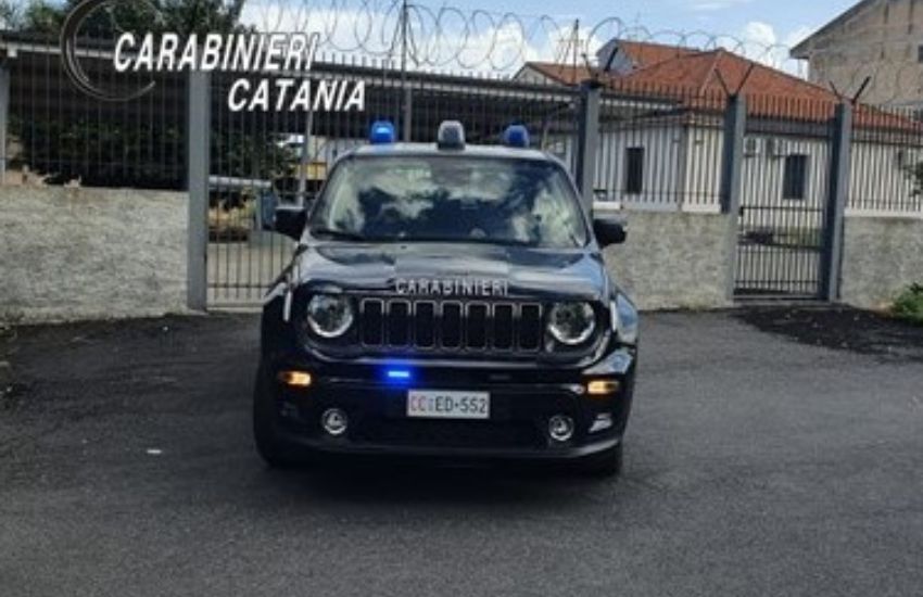 Fiumefreddo di Sicilia, insegue in auto l’ex amante, arrestato e applicato rilevatore di posizione