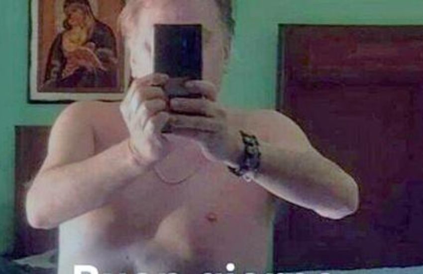 Prete posta una foto osè, scoppia la polemica: “Mi hanno hackerato il profilo”