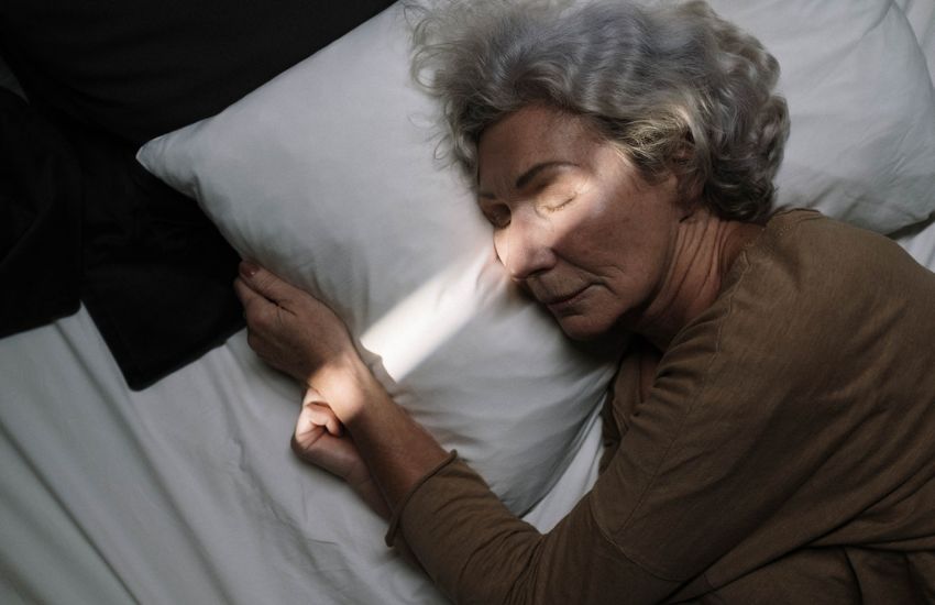 Sonno e salute: dormire 5 ore può aumentare il rischio di malattie croniche