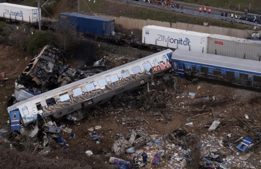Grecia: “I treni si sono disintegrati. E’ il peggior incidente ferroviario che il Paese abbia mai conosciuto” (VIDEO)
