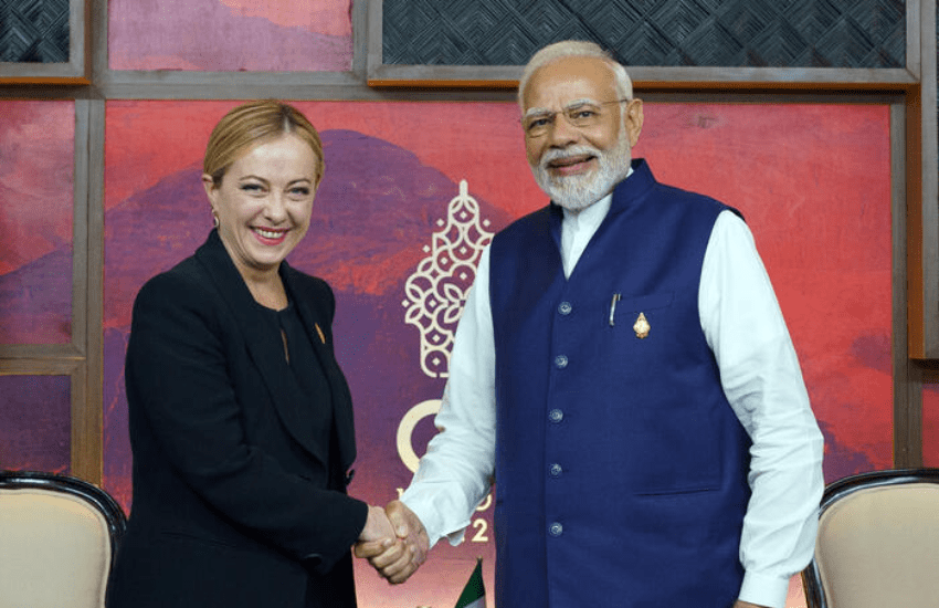 Giorgia Meloni in India: “Non possiamo sottostare alla legge del più forte” (VIDEO)