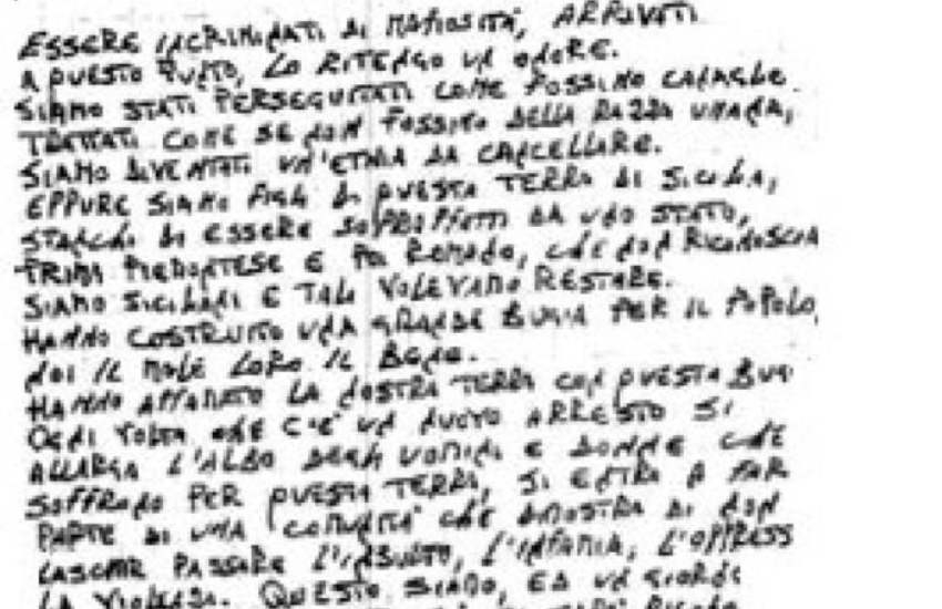 I pizzini di Messina Denaro: “Essere mafiosi è un onore”