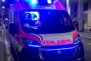 Bambino precipita dal settimo piano a Bari: è in condizioni critiche