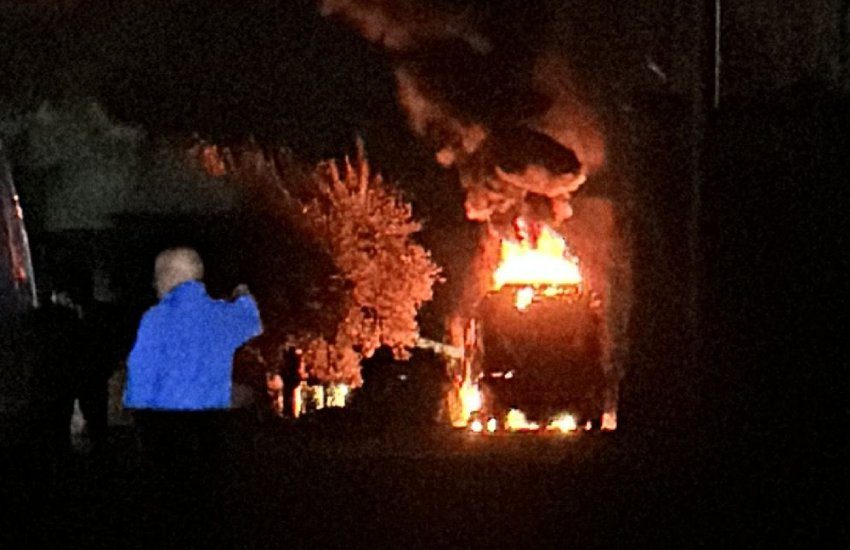 FOTO – Sezze: fiamme a Monte Pilorci. L’intervento dei vigili del fuoco