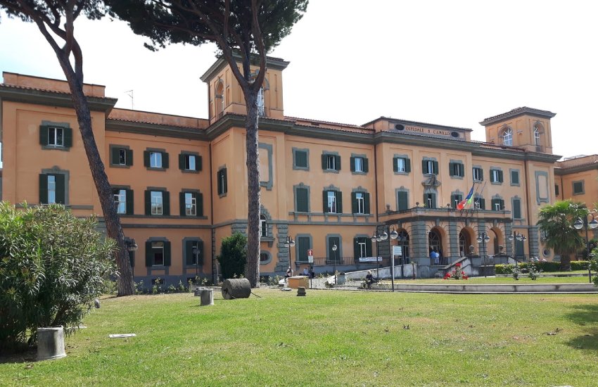Tenta il suicidio con i tranquillanti: 16enne pontina ricoverata a Roma