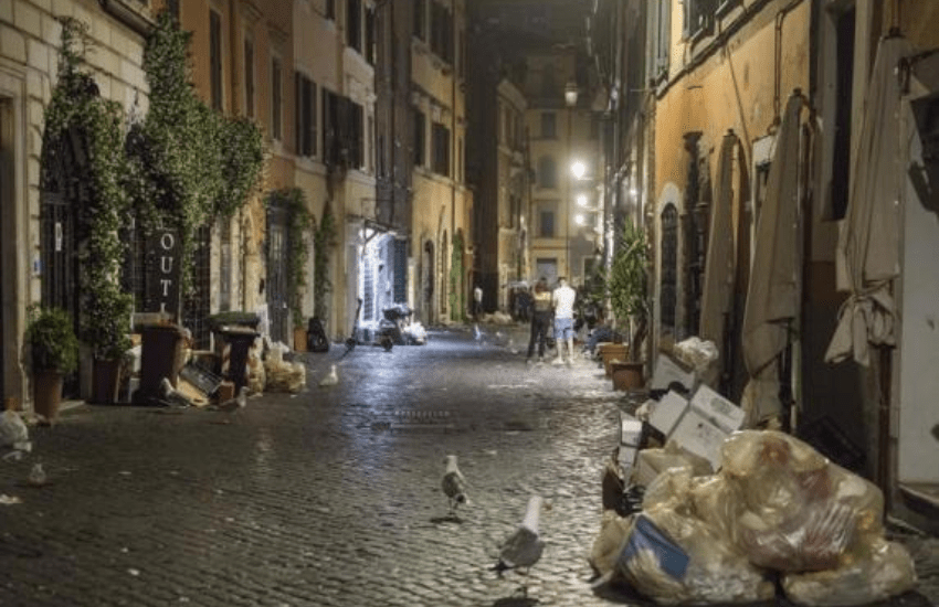 Roma: netturbino scoperto mentre va a escort, alla sala slot e al bar con il camion dell’Ama