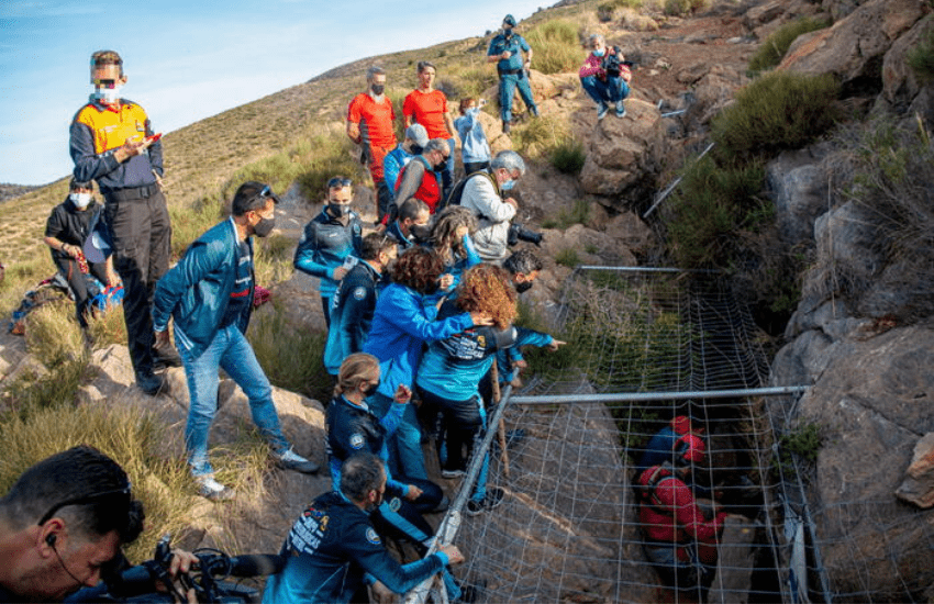 Dentro una grotta sottoterra e da sola per 500 giorni (VIDEO)
