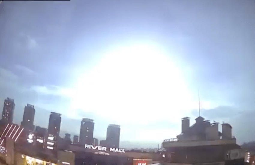 Kiev: il mistero dell’esplosione nel cielo sempre più fitto (VIDEO)