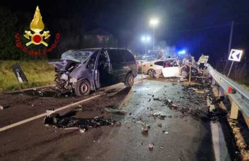 Nizza Monferrato, tragedia nell’Astigiano: morti 4 giovani in un frontale tra due auto