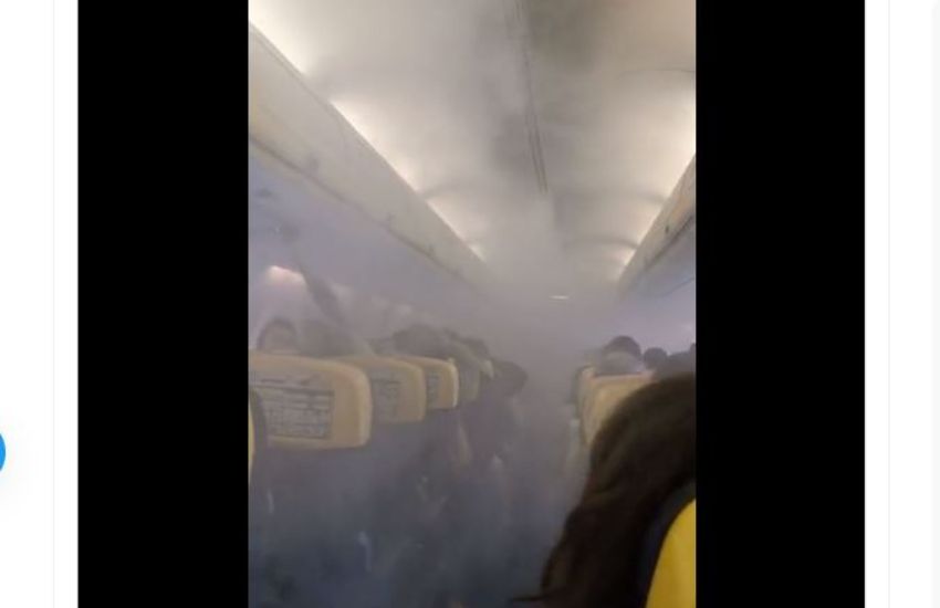 Fumo in volo: urla, lacrime e terrore tra i passeggeri. Ecco cos’è successo sull’aereo [VIDEO]